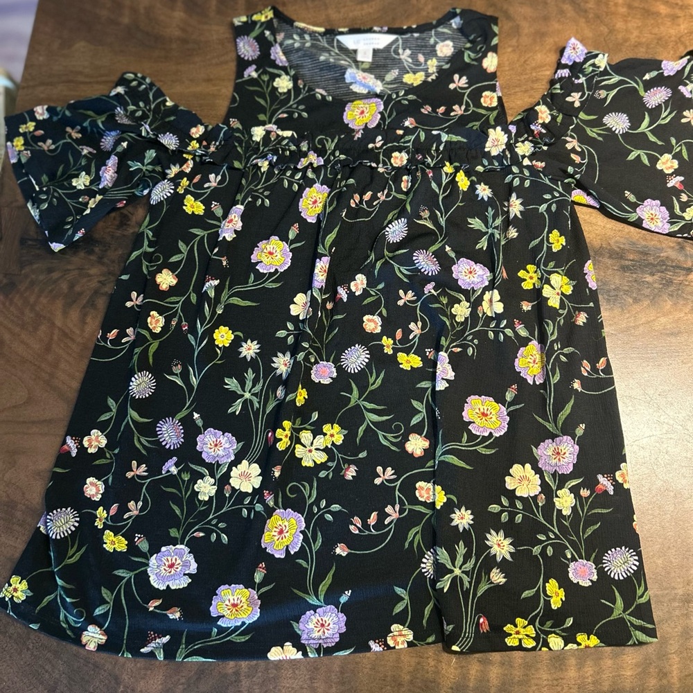 LC Lauren Conrad Cold Shoulder Floral Top